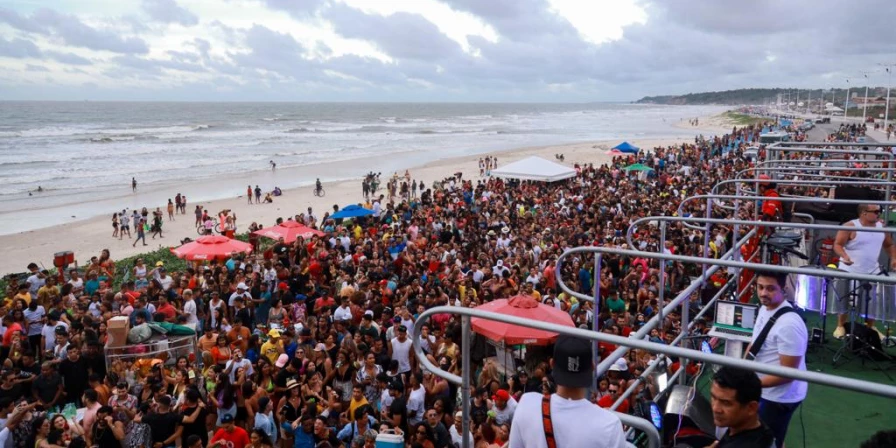 Avenida Litorânea foi tomada por foliões. (Foto: Divulgação / Governo do Maranhão)