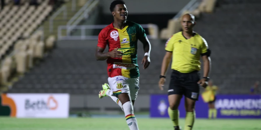 Emerson Souza, volante do Sampaio Corrêa.