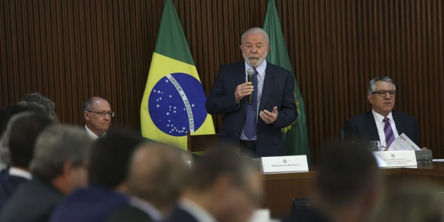 Lula fala a governadores em encontro no Palácio
