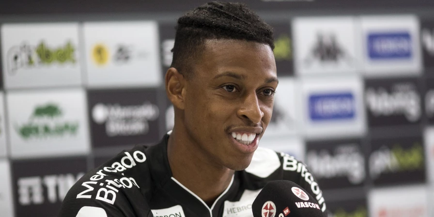 Robson, zagueiro do Vasco.