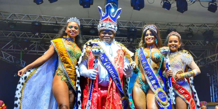Rei, rainha e princesas foram eleitos na noite de sexta-feira, na Casa Barrica