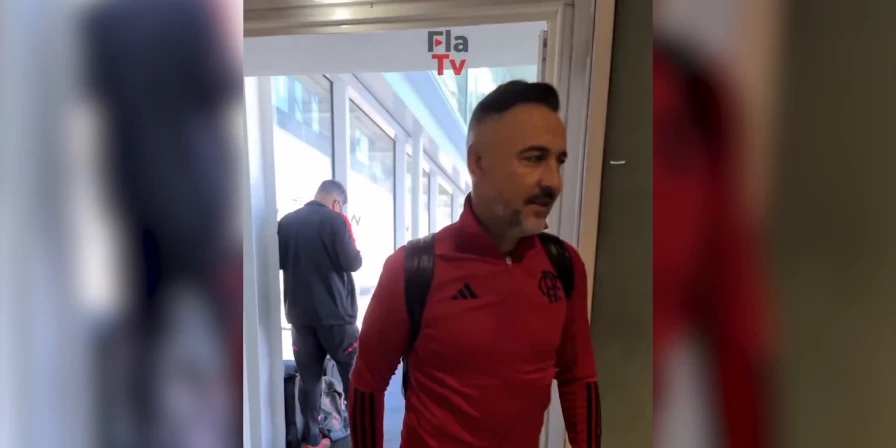 Técnico Vitor Pereira na chegada ao Marrocos