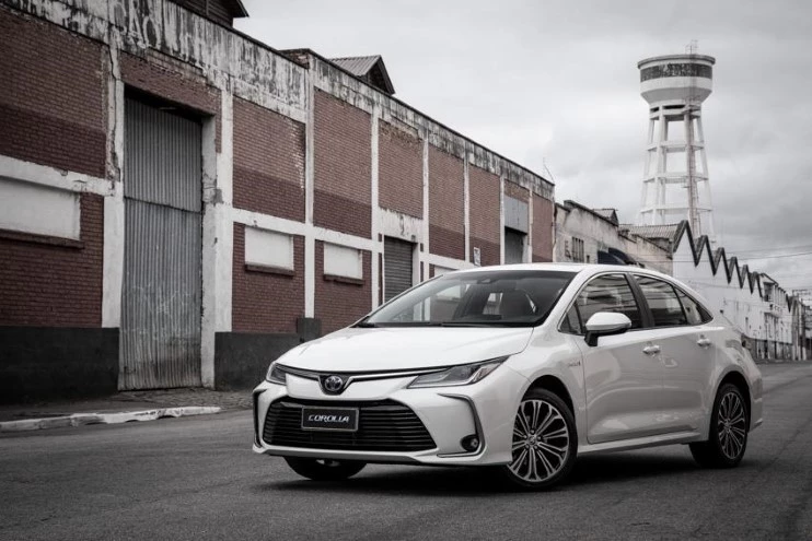 Linha do Corolla Cross teve reduções entre R$ 500 e R$ 600, (Foto: Stellantis)