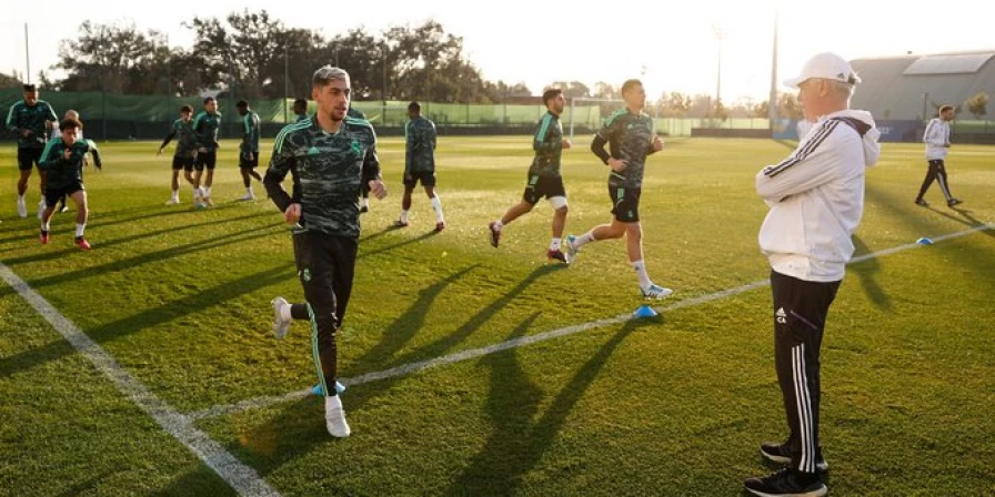 Carlo Ancelotti comanda treino do Real Madrid no Marrocos