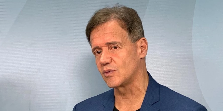 Aluisio Mendes anunciou rompimento com Mariana Carvalho