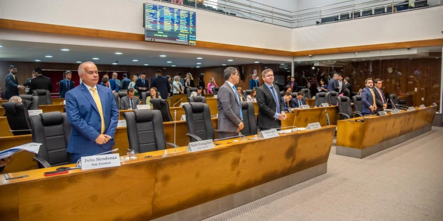 Deputados ajudarão a fiscalizar certame