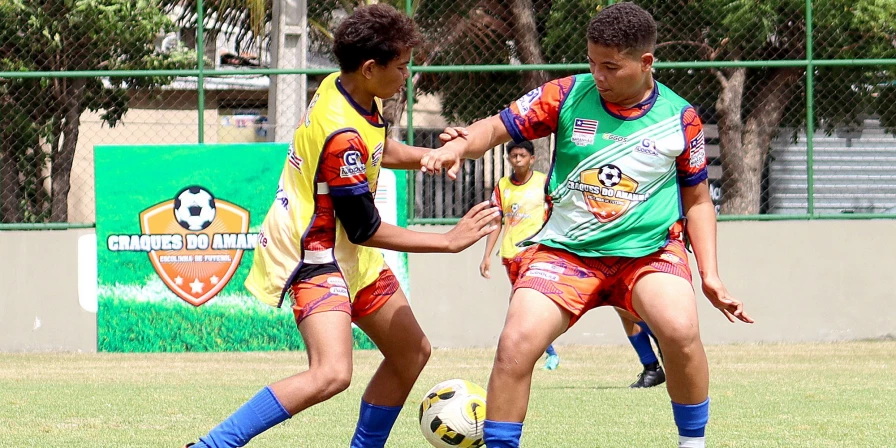 Projeto Craques do Amanhã conta com atividades de iniciação e treino de futebol.