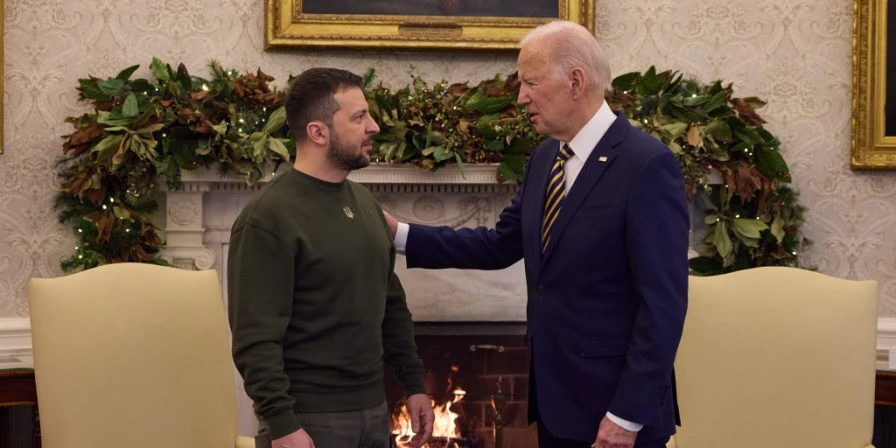Joe Biden com o presidente da Ucrânia Volodymyr Zelensky
