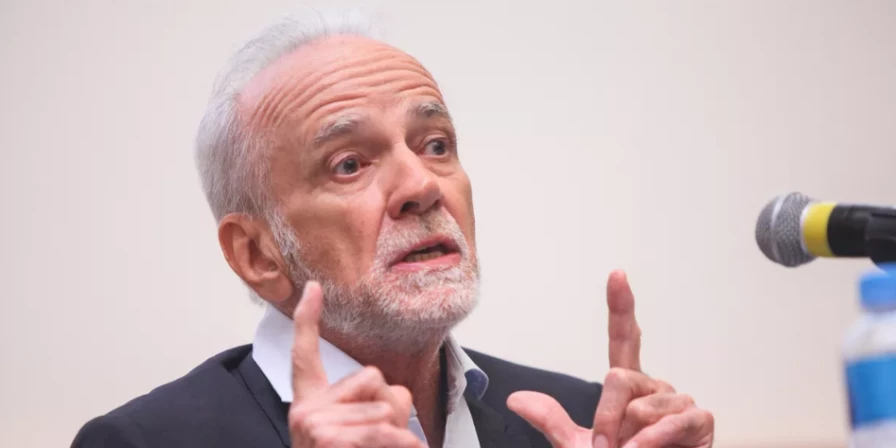 André Lara Resende é cotado pelo PT para o Banco Central
