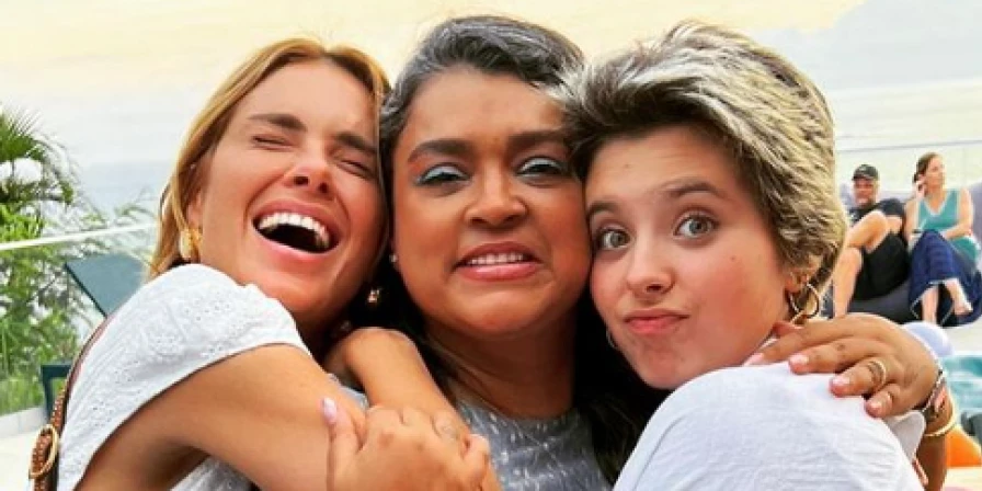 Carolina Dieckmann postou algumas fotos ao lado de Preta Gil.