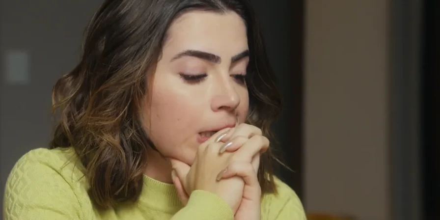 Chiara ficará chocada ao saber que Ari lhe deu um golpe, em Travessia
