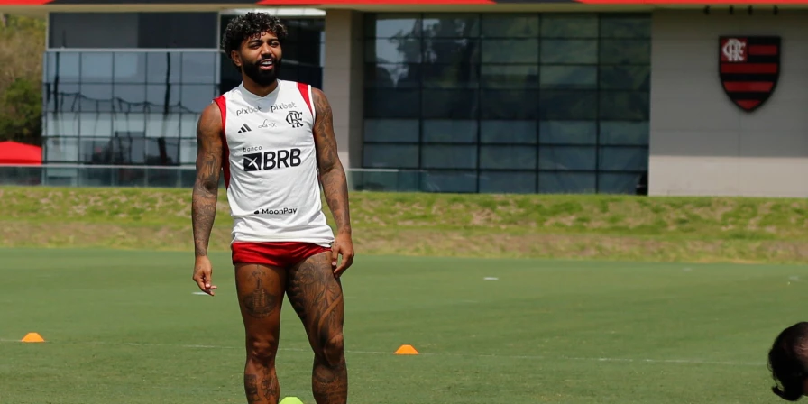 Atacante Gabigol em treino do Flamengo no Ninho do Urubu