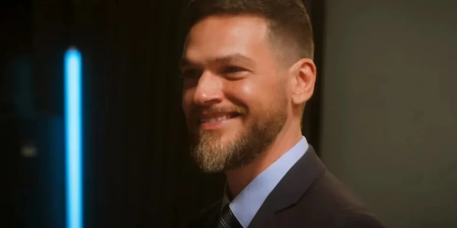 Theo (Emílio Dantas)