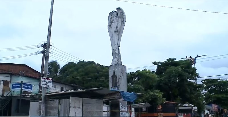 Estátua do Anjo da Guarda foi isolada. (Foto: Reprodução/TV Mirante)