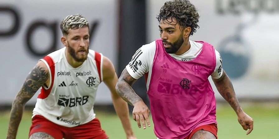 Jogadores do Flamengo em treino no Ninho do Urubu