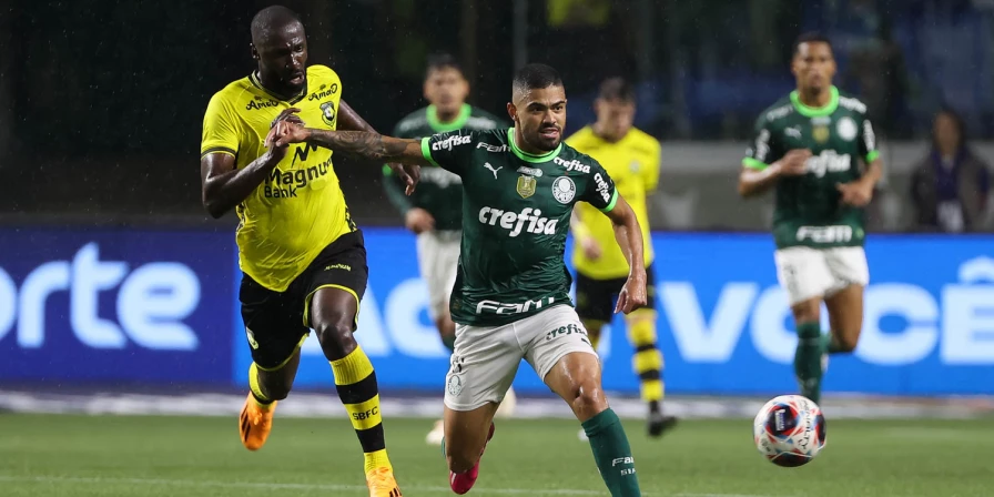 Lance da partida entre Palmeiras e São Bernardo.
