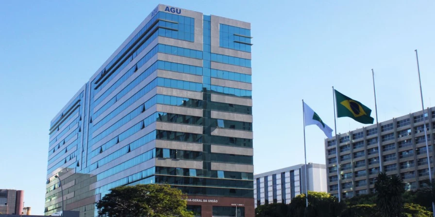 Os recursos tratam da responsabilidade do governo federal no caso de inadimplência em contratos de empresas terceirizadas para prestação de serviços.