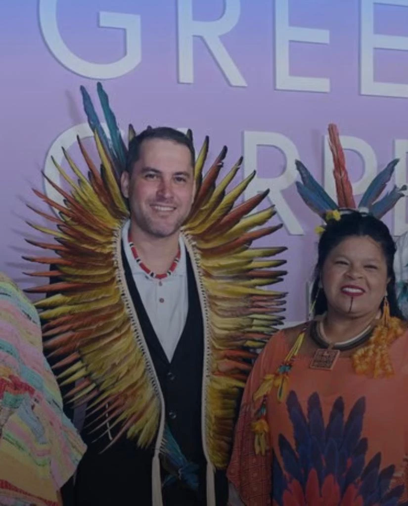 Sonia Guajajara recebe prêmio de Leonardo DiCaprio em Hollywood