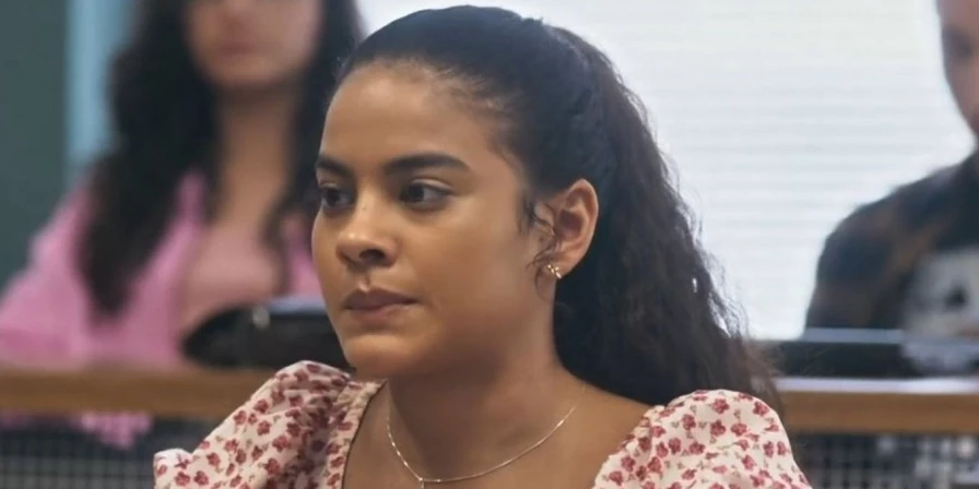 Jeniffer (Bella Campos)