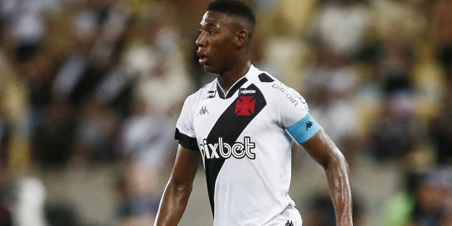 Léo Pelé, zagueiro do Vasco.