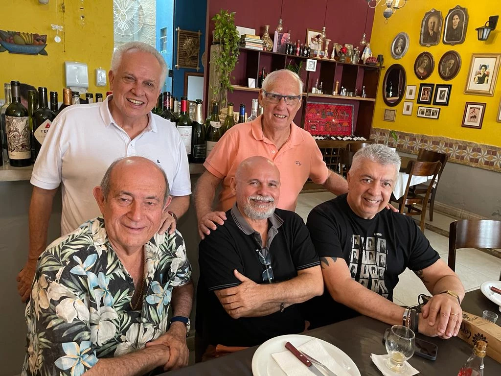 Murilo Albuquerque e Fernando Barreto com Amaro Santana Leite, o juiz de Direito Jesus Guanaré e Luis Augusto (Guto) Guterres