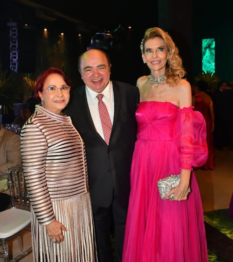 Jeane Gama com o Repórter PH e a designer Cintia Klamt Motta, que já está finalizando a nova decoração do restaurante Cabana do Sol da Ponta do Farol