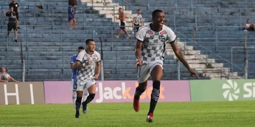 Mateus Pivô estava atuando na equipe do São José