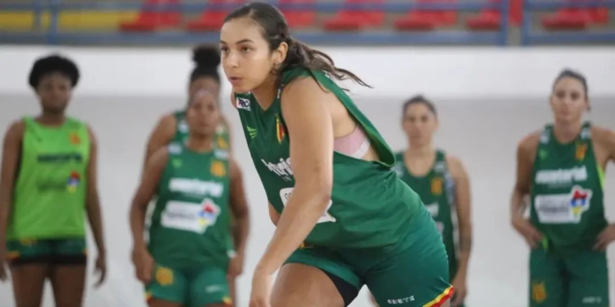 Tainá Paixão, ala-armadora do Sampaio Basquete.