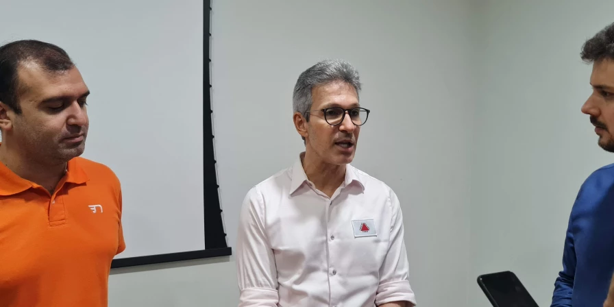 Romeu Zema falou à imprensa após reunião com Lahesio