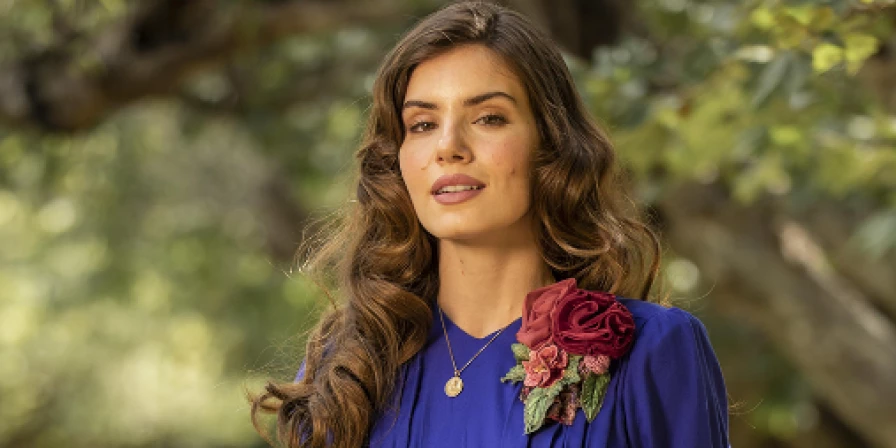 Marê (Camila Queiroz).