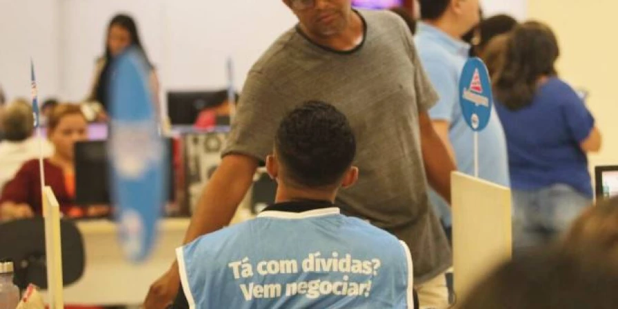 O consumidor poderá negociar com uma ou mais empresas e parcelar o pagamento em até cinco anos.