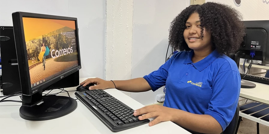 As jovens e os jovens selecionados receberão o salário-mínimo-hora, conforme piso salarial de cada estado, além de vale-transporte, vale-refeição ou alimentação e uniforme.