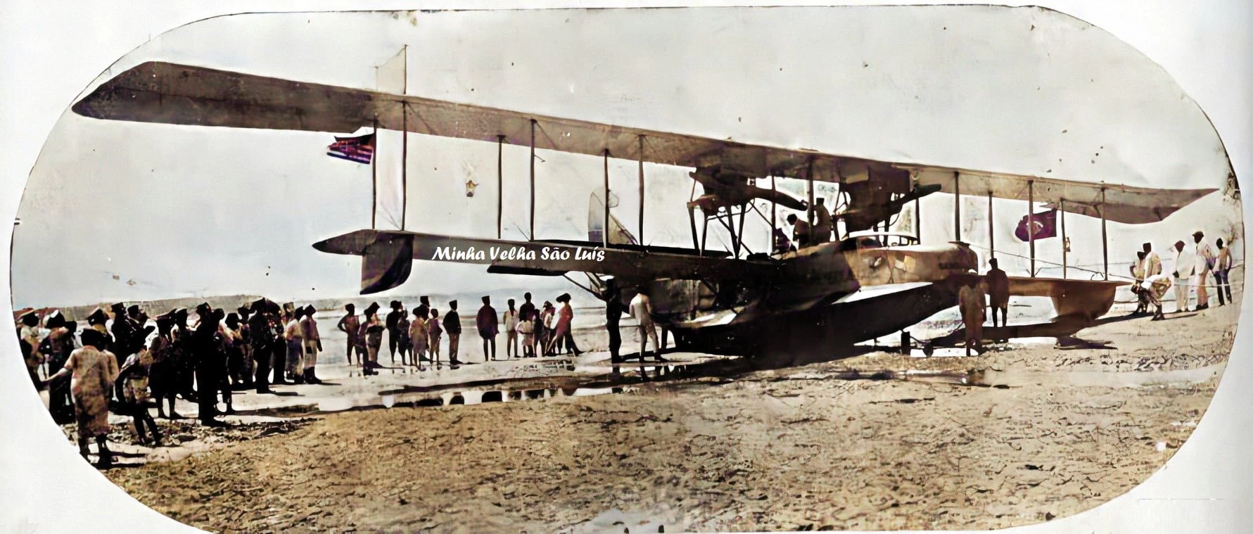 Hidroavião Sampaio Corrêa II em São Luís, na Praia do Caju ( Foto - Hugo Enes / Minha Velha São Luís)
