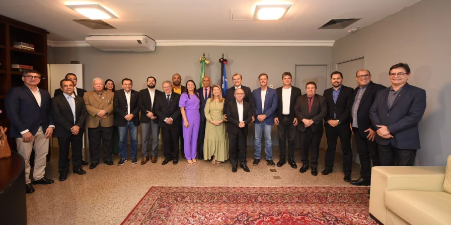 A reunião destacou a importância da consolidação das relações entre o setor empresarial e o Poder Legislativo.