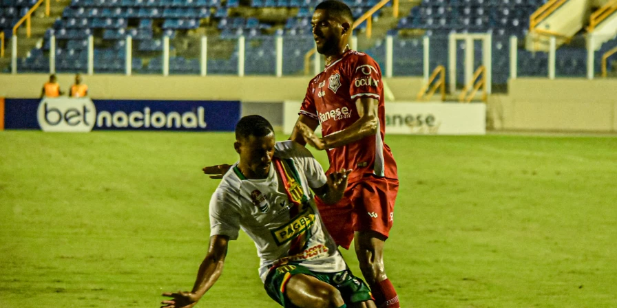 Sergipe e Sampaio Corrêa se enfrentaram na Arena Batistão.