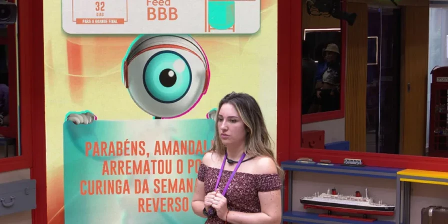Amanda ganha Poder Curinga da semana.