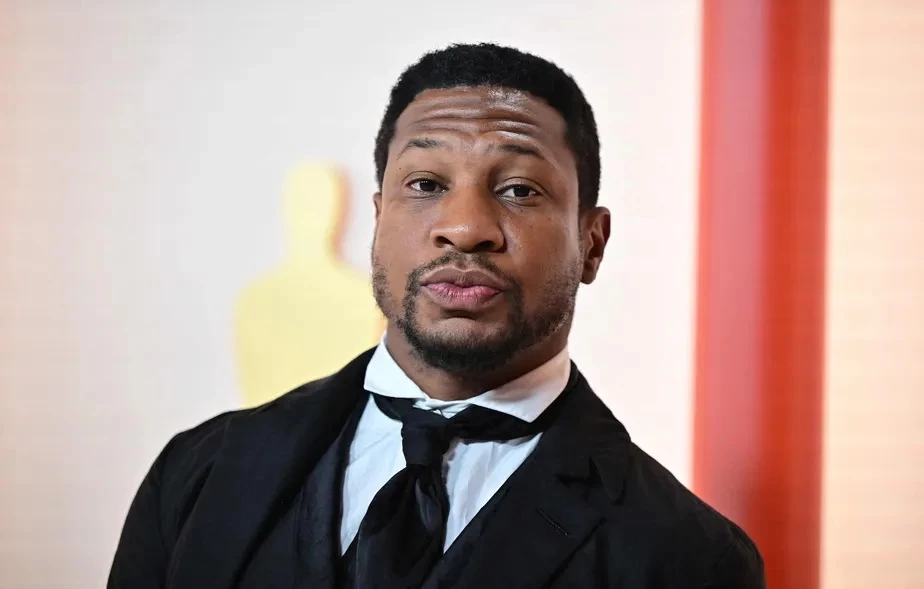 Jonathan Majors tem ganhado destaque no mundo cinematográfico, nos últimos anos. Foto: Frederic J. Brown / AFP