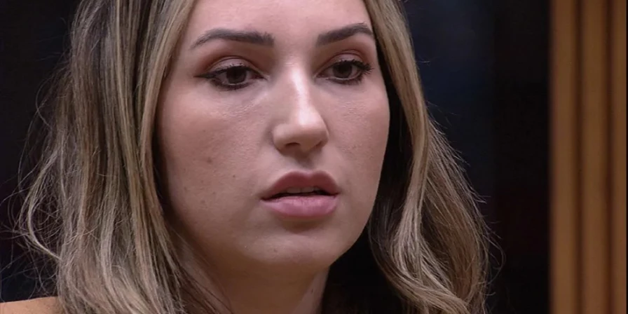 Amanda emociona Aline Wirley durante Jogo da Discória