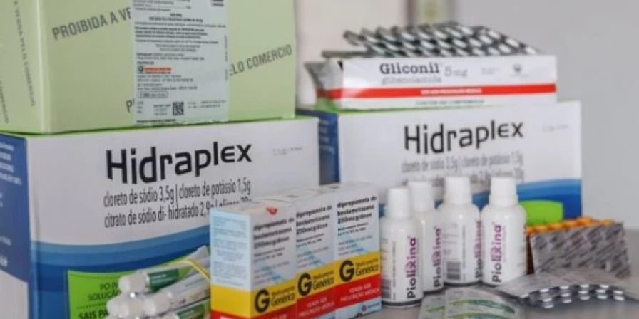 Continua entrega dos kits de medicamentos enviados pelo Ministério da Saúde para os municípios afetados.