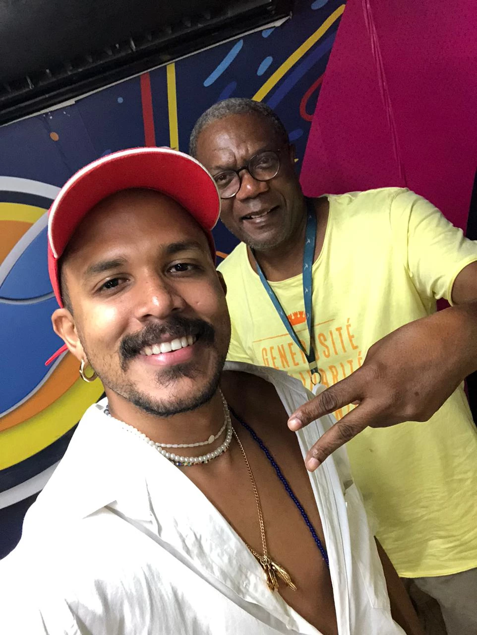 Daniel Montelles em Troca de Ideia com o jornalista Pedro Sobrinho. Foto: Divulgação