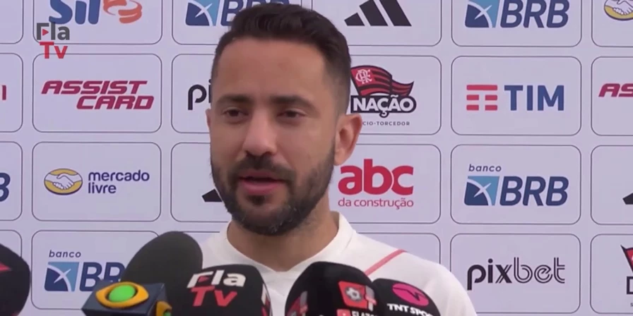 Everton Ribeiro em entrevista antes da decisão