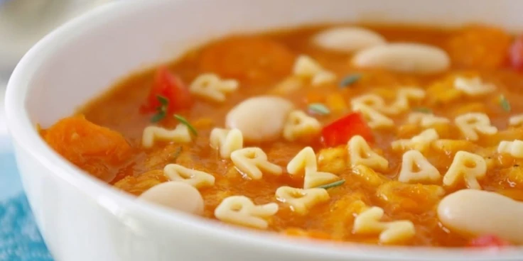 Imagem de uma sopa de letrinhas