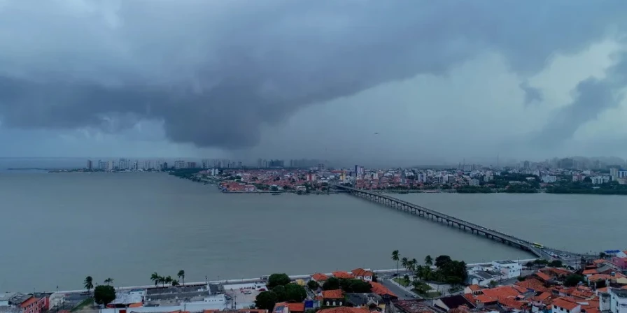 . Ambos os alertas são válidos até às 10h deste domingo (9).