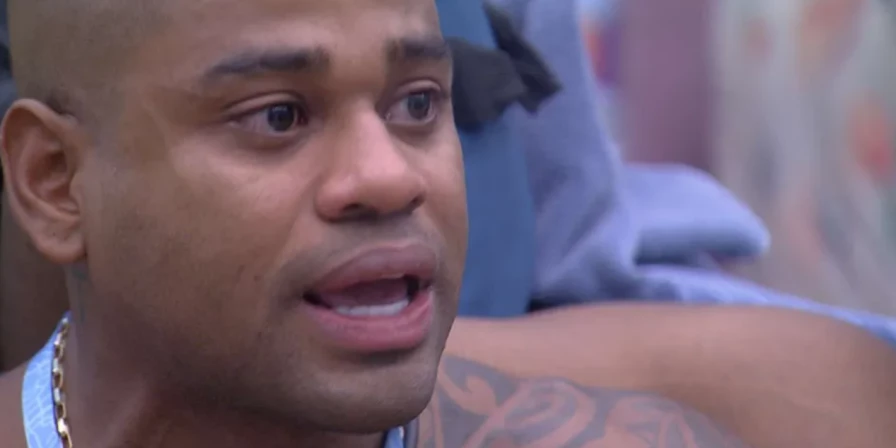 Cezar chora em DR com Domitila.