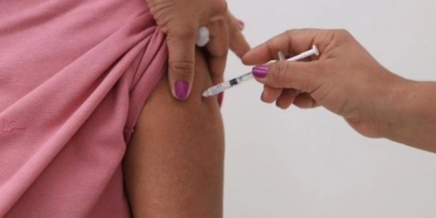 Pessoas com 18 anos ou mais podem receber a bivalente.