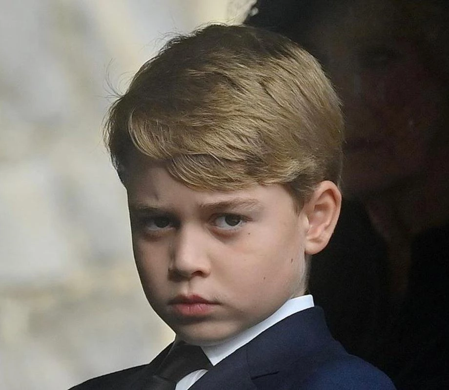 Príncipe George terá papel central na coroação do rei Charles III. Ele é filho do príncipe William e de Kate Middleton