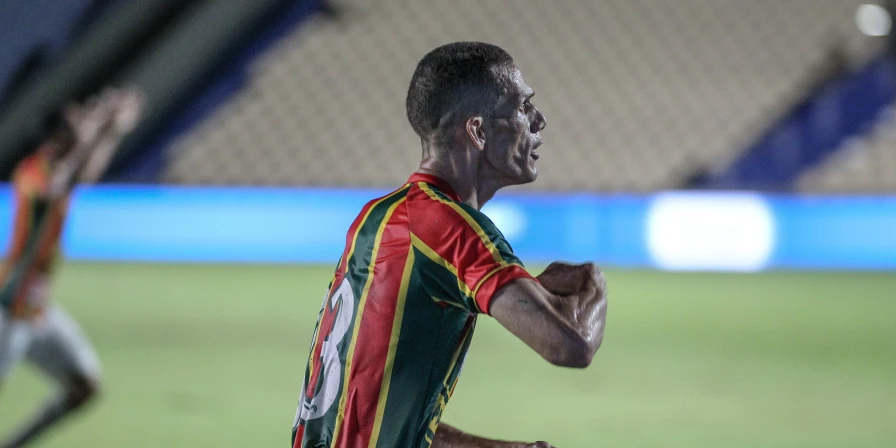 O Sampaio conseguiu o empate com Gol de Joécio.
