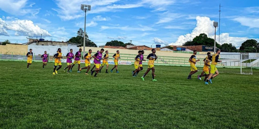 Treino do Cordino no Estádio Leandrão, em Barra do Corda.