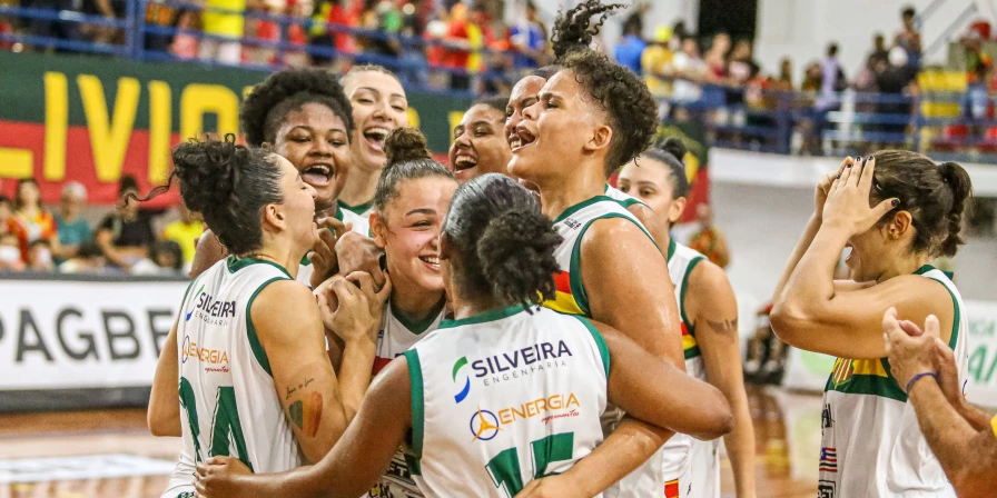 O Sampaio Basquete venceu Catanduva no Ginásio Costa Rodrigues.