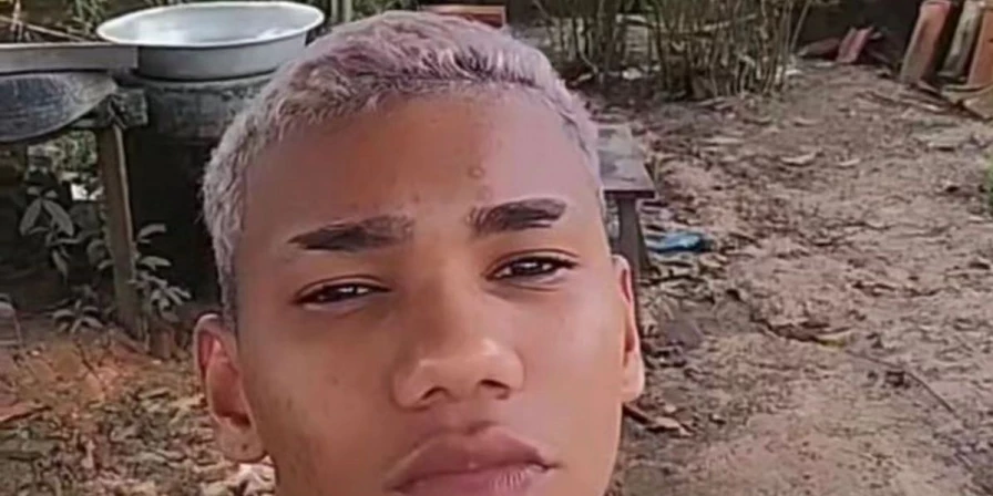 Adolescente morreu após policial reagir ao assalto.